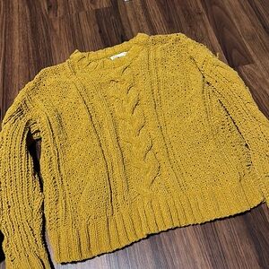 Women’s yellow knit sweater